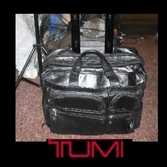 Tumi Alpha Napa 17" Deluxe Expandable Wheeled Travel Weekender Carry On - Picture 1 of 10